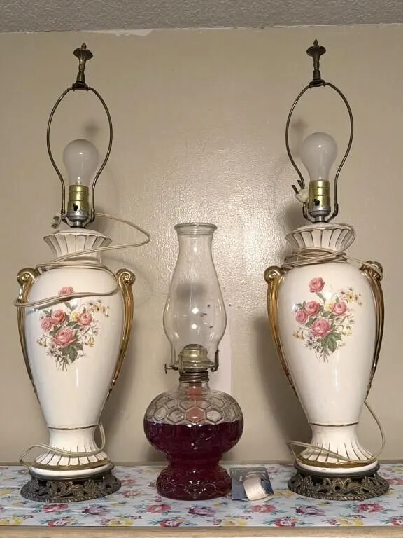 Vintage Table Lamps and Oil Lamp
- table lamps