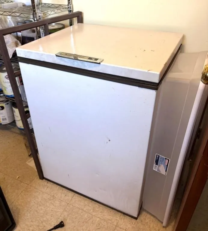 Kelvinator Deep Freeze, 25"x22"x35"