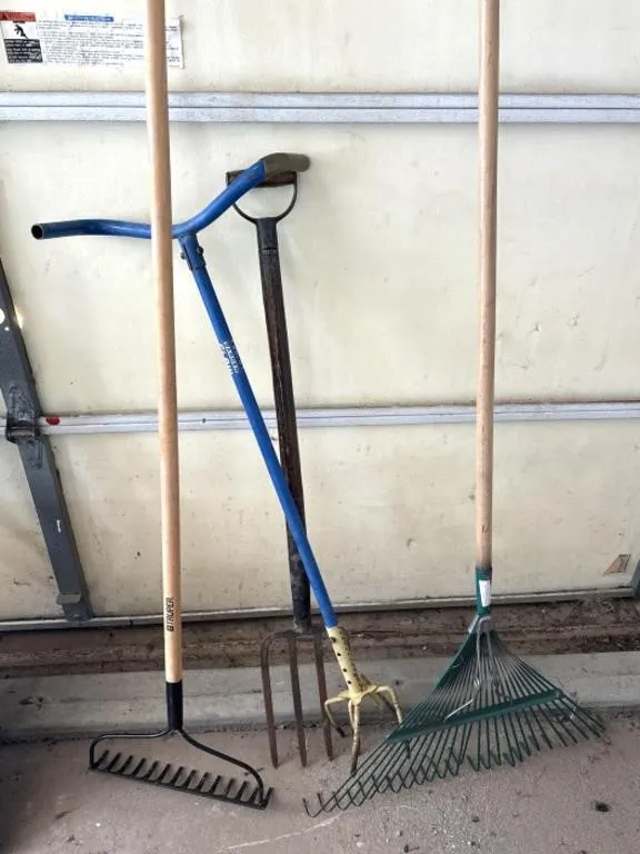 (4) Rakes & Digging Forks