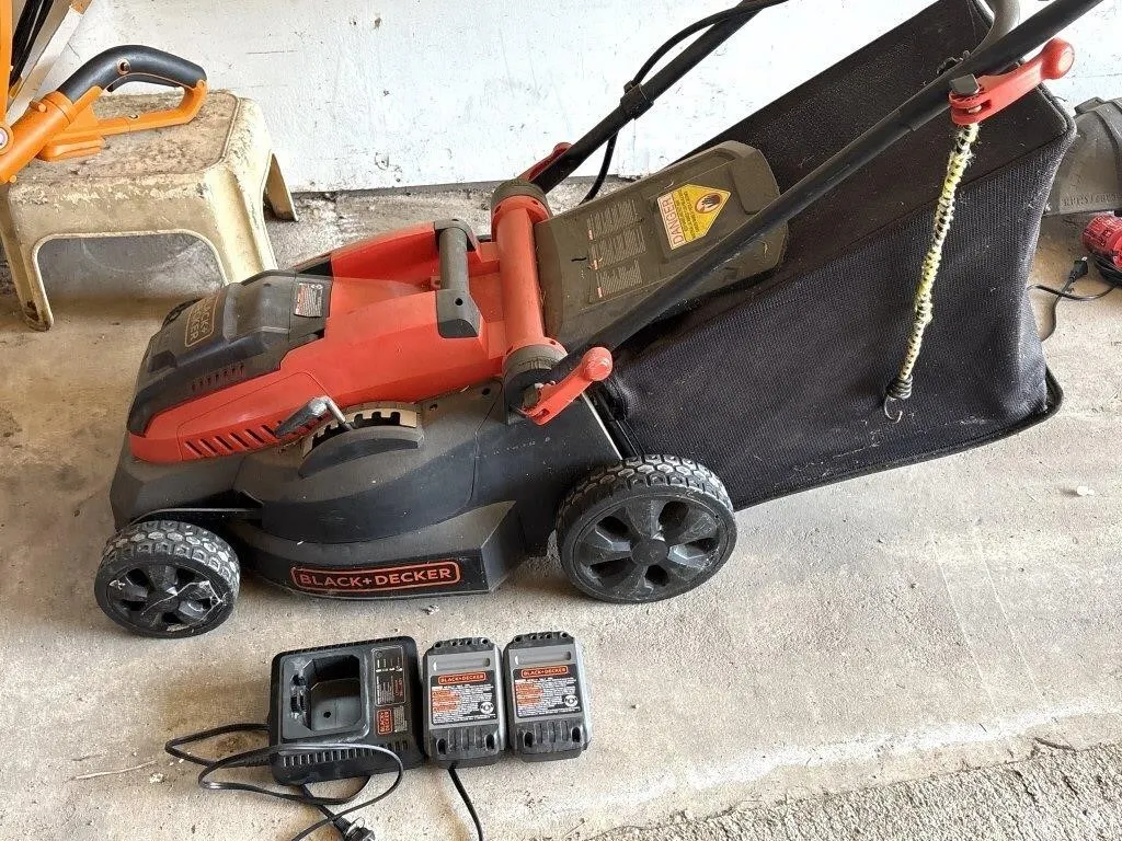 Black & Decker 40V Mower, (2) Batteries & Charger