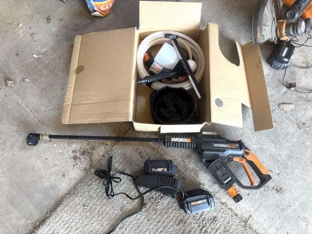 Worx Hydroshot Cordless Pressure Washer, Box, (2)