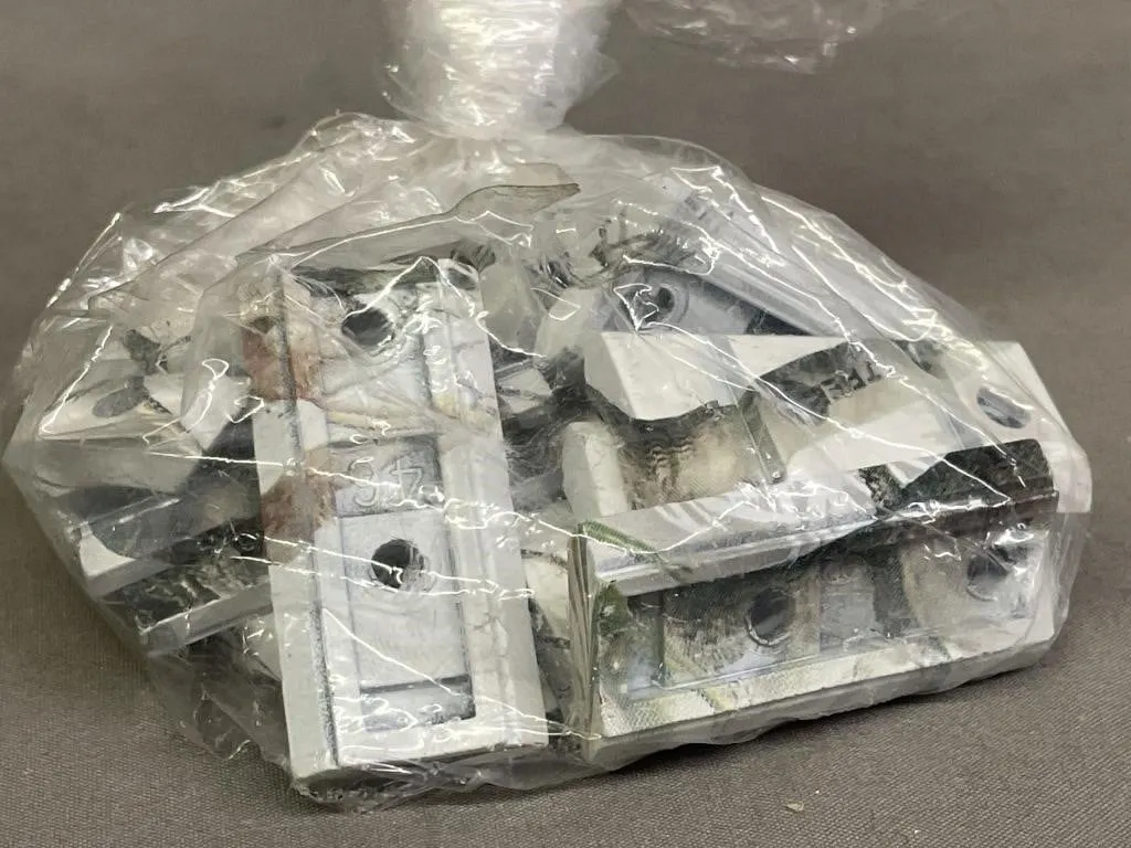 Bag of 20 Weaver #46 scope bases in white camo.