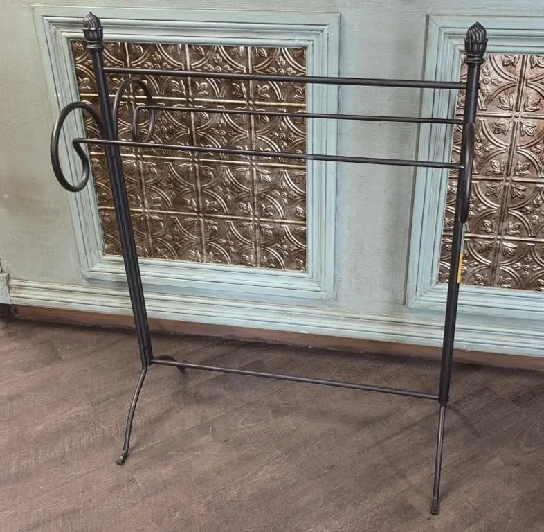 Vintage Longaberger Wrought Iron quilt rack