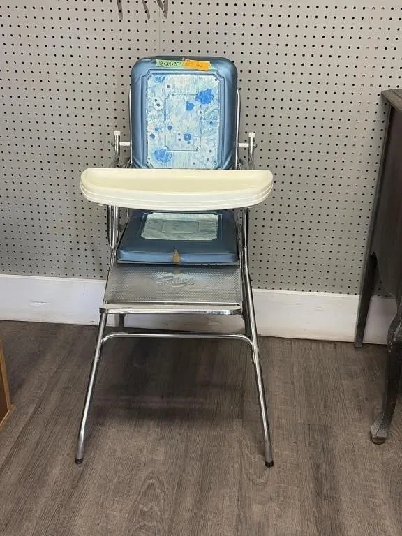 Vintage Comfort Lines folding baby highchair