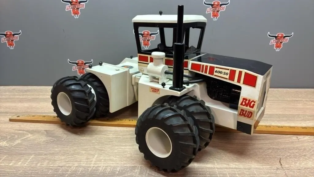 1:16 Big Bud 600/50 4WD Tractor #139, Made in