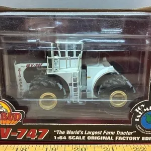 1:64 Big Bud 16V-747 4WD Tractor.