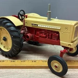 1:16 ERTL Cockshutt 580 Super Tractor.