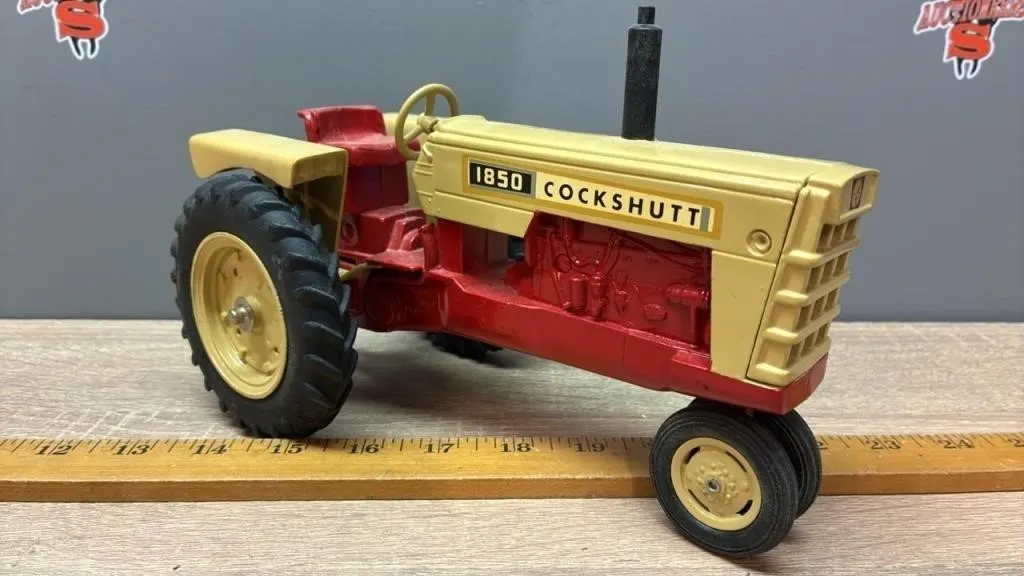 1:16 ERTL Cockshutt 1850 NF Tractor.