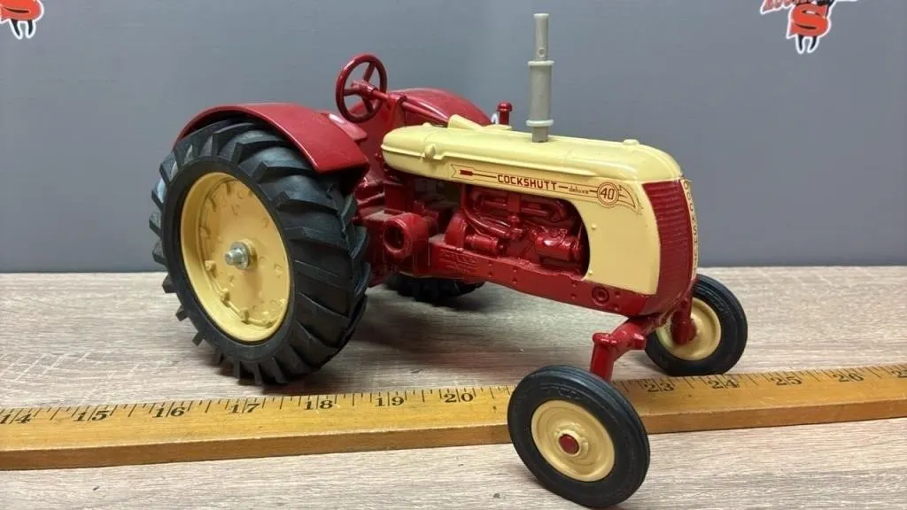 1:16 Scale Models Cockshutt Deluxe 40 Tractor.