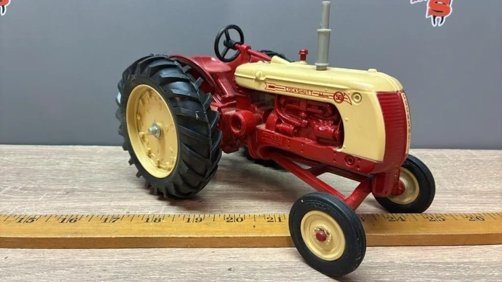 1:16 Scale Models Cockshutt Deluxe 50 Tractor.