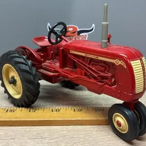 1:16 ERTL Cockshutt 20 NF Tractor.