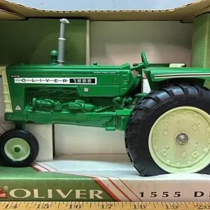1:16 ERTL Oliver 1555 Diesel NF Tractor.