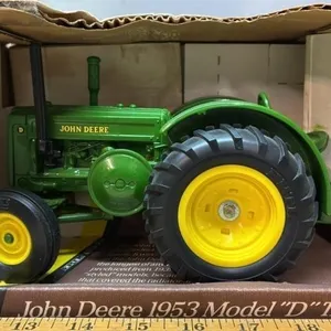 1:16 ERTL John Deere 1953 Model D Tractor.