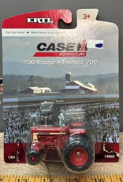 1:64 CASE IH Farmall 76 Tractor.