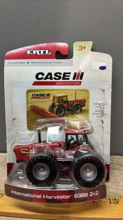 1:64 International 6388 2+2 Tractor. *Package was