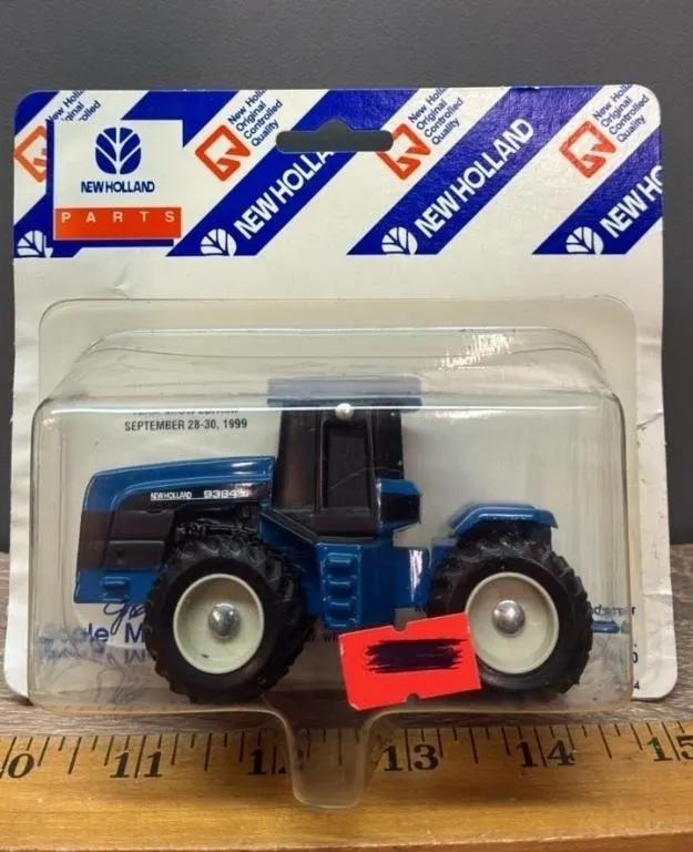 1:64 Scale Models New Holland 9384 Tractor.