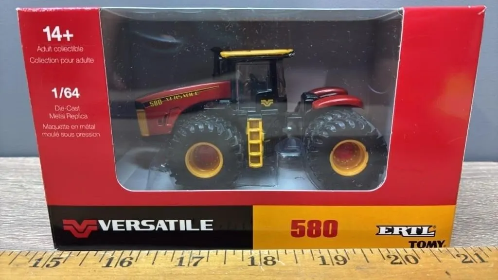 1:64 ERTL Versatile 580 Tractor.