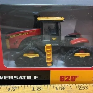 1:64 ERTL Versatile 620DT Tractor.
