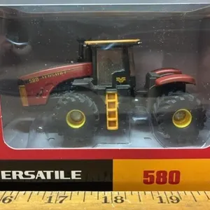 1:64 ERTL Versatile 580 Tractor.