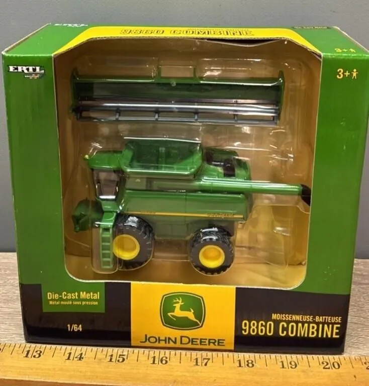 1:64 ERTL Britains John Deere 9860 Combine.