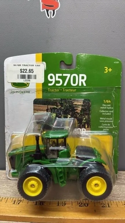 1:64 ERTL John Deere 9570R Tractor. *Plastic