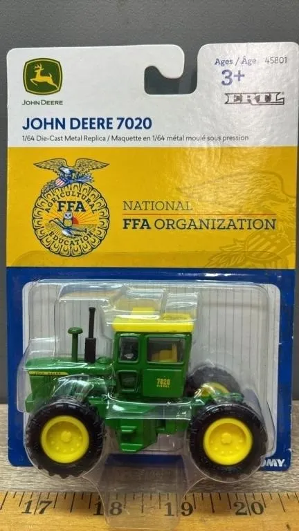 1:64 ERTL John Deere 7020 Tractor.