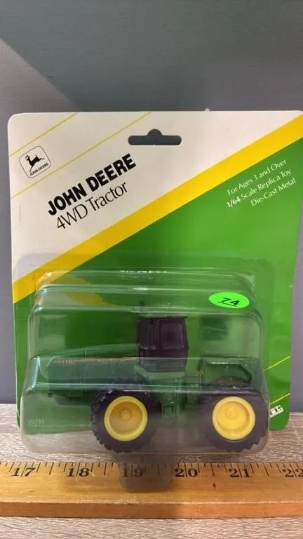 1:64 ERTL John Deere 4WD Tractor.