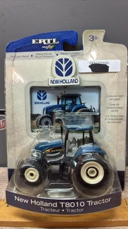 1:64 ERTL Britains New Holland T8010 Tractor.