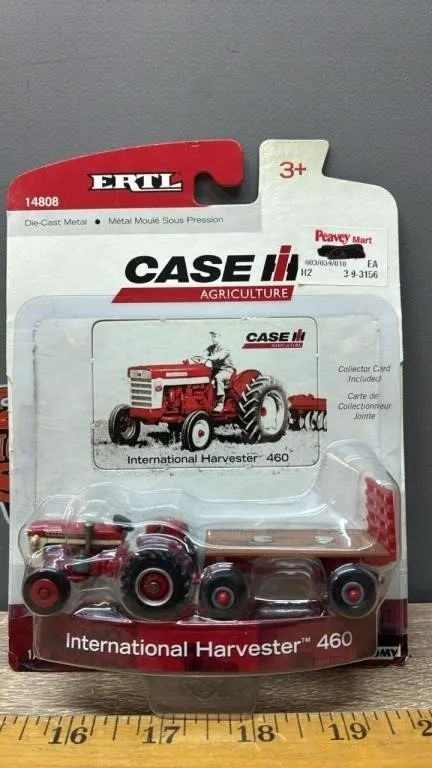1:64 ERTL International Harvester 460 Tractor &