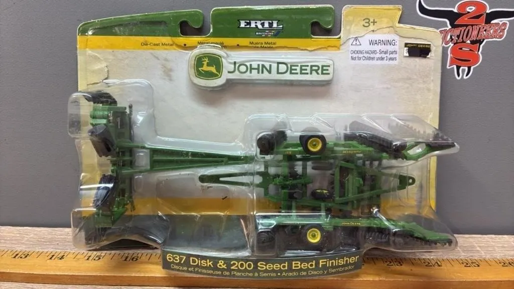 1:64 ERTL Britains John Deere 637 Disk & 200 Seed