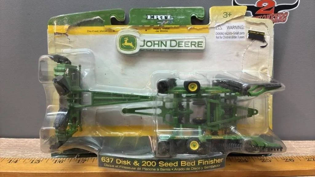 1:64 ERTL Britains John Deere 637 Disk & 200 Seed