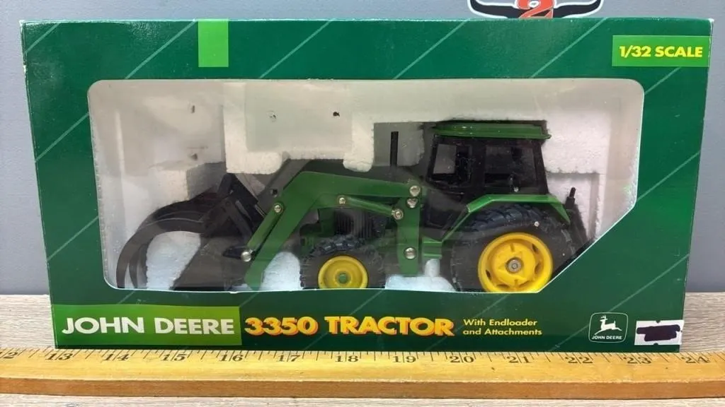 1:32 ERTL John Deere 3350 Tractor.