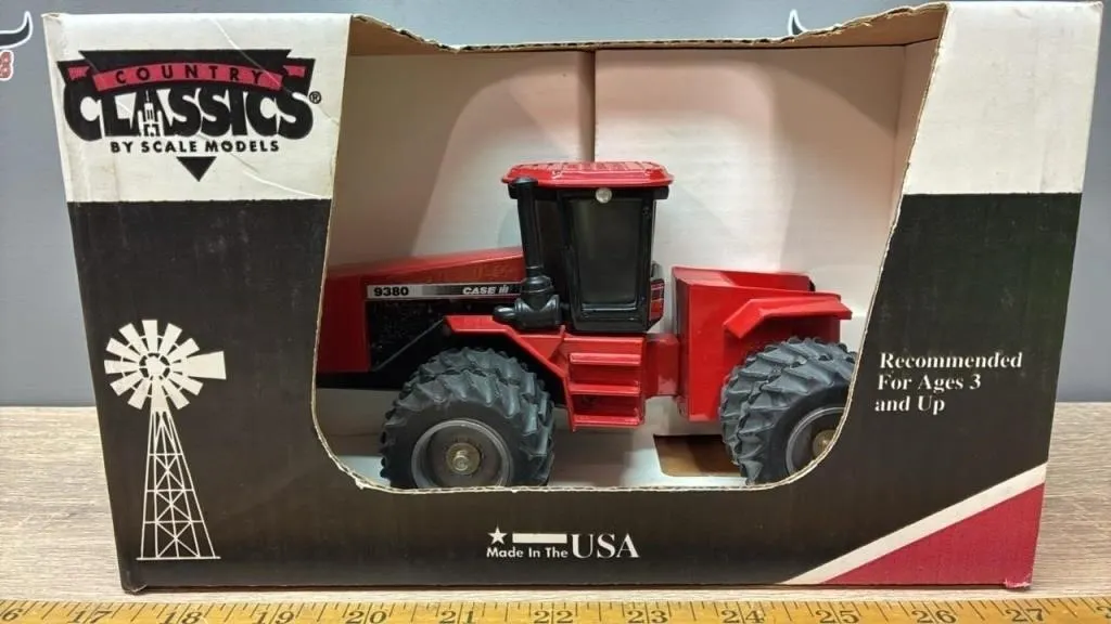 1:32 Scale Models CASE 9380 Tractor.