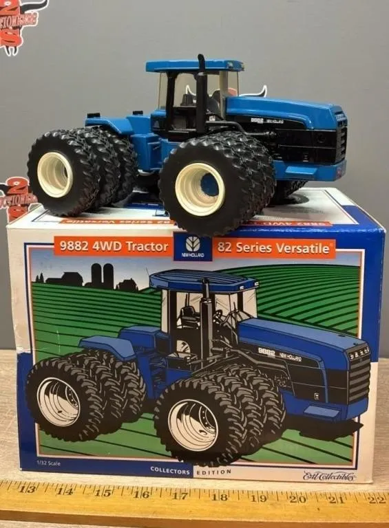 1:32 ERTL New Holland 9882 4WD Tractor.
