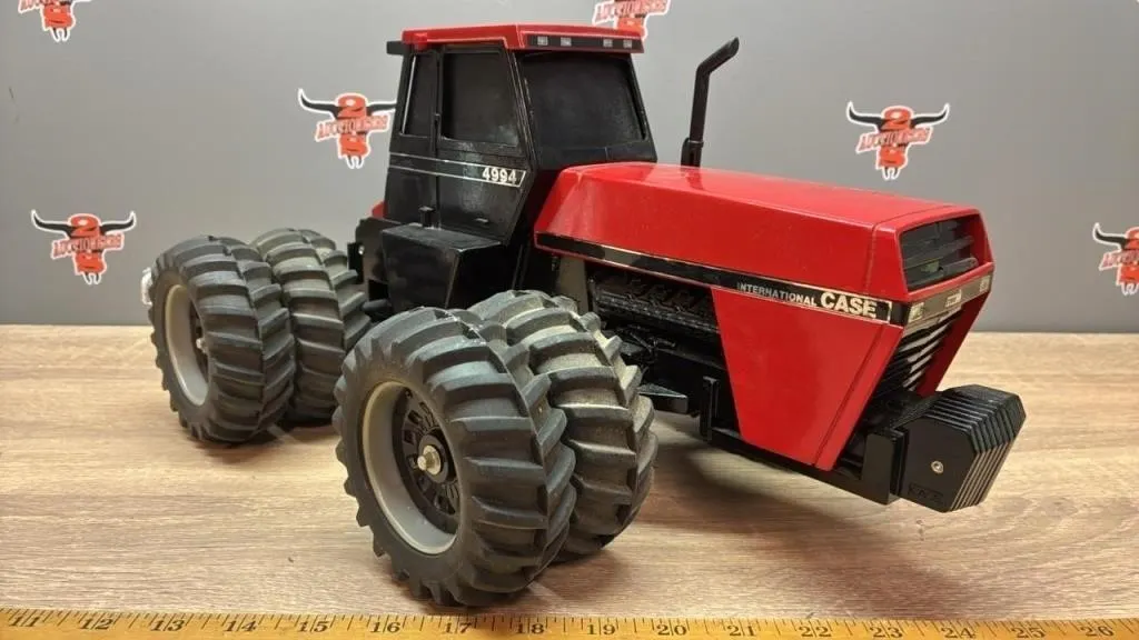 1:16 ERTL CASE International 4994 Tractor.