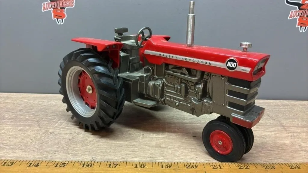 1:16 Scale Models Massey Ferguson 1100 NF