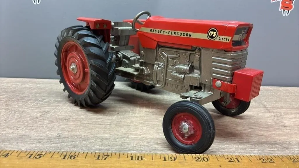 1:16 ERTL Massey Ferguson 175 Tractor. One Front