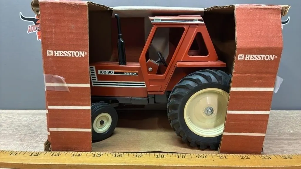 1:16 Scale Models Heston 100-90 Tractor.