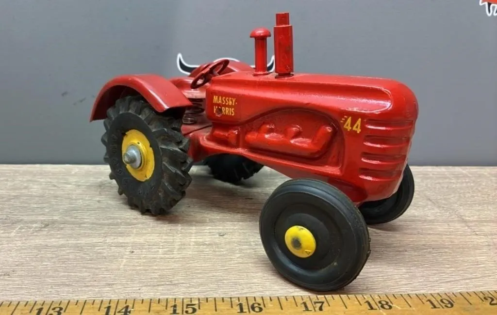 1:16 Cast Aluminium Custom Massey Harris 44