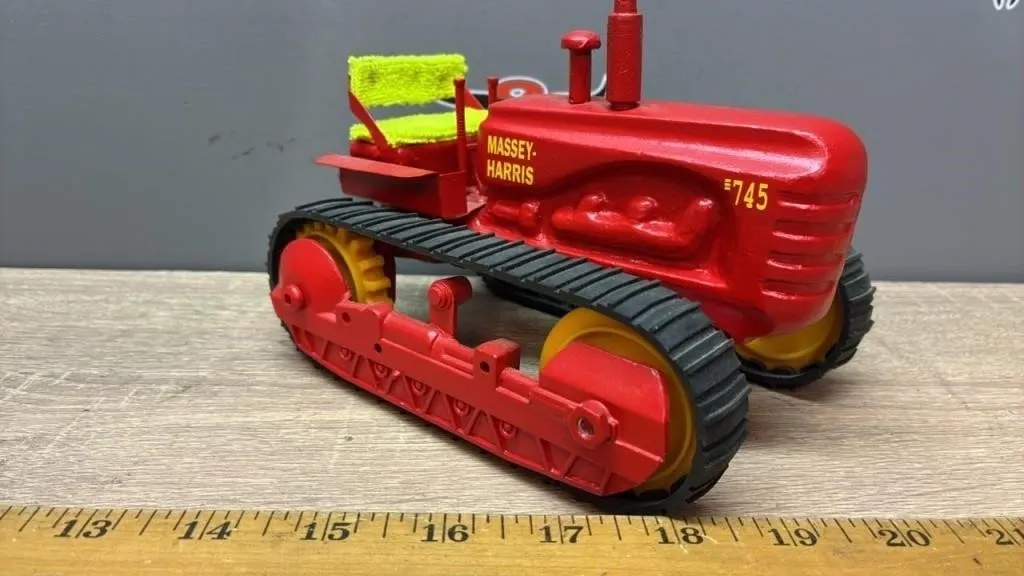 1:16 Cast Aluminium Custom Massey Harris 745