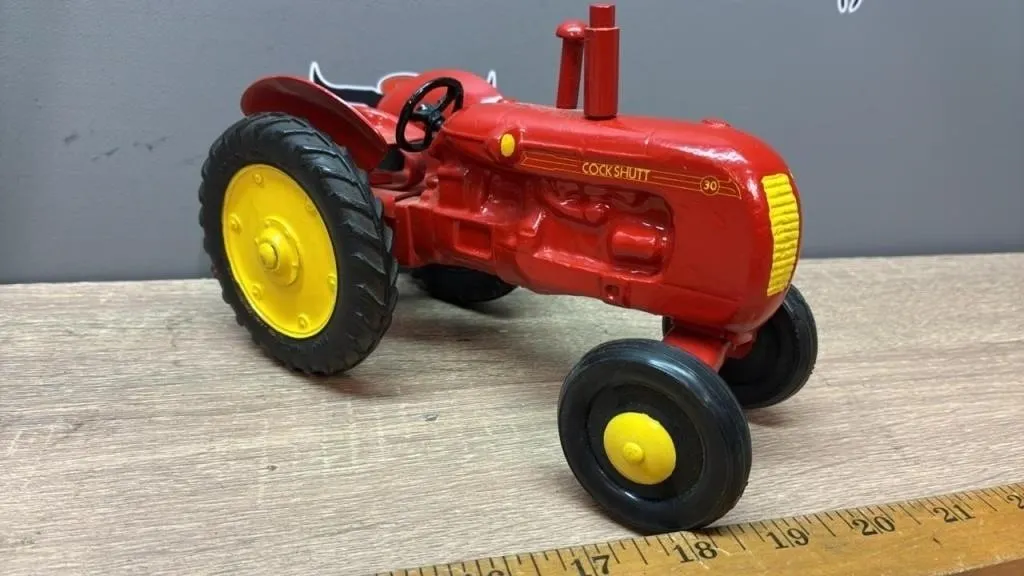1:16 Cast Aluminium Custom Cockshutt 30 Tractor.
