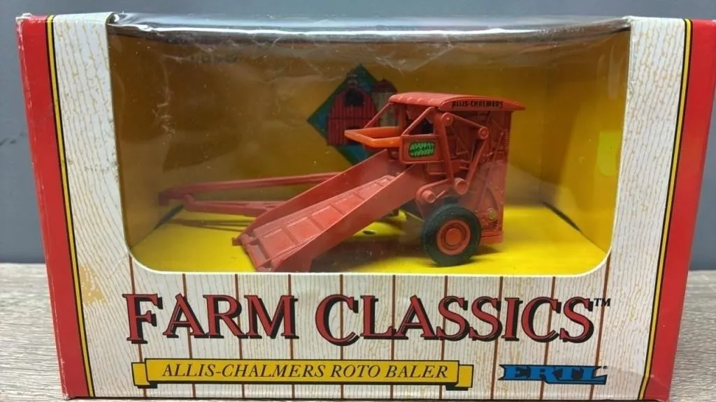 1:64 ERTL Allis Chalmers Roto Baler. Loose In