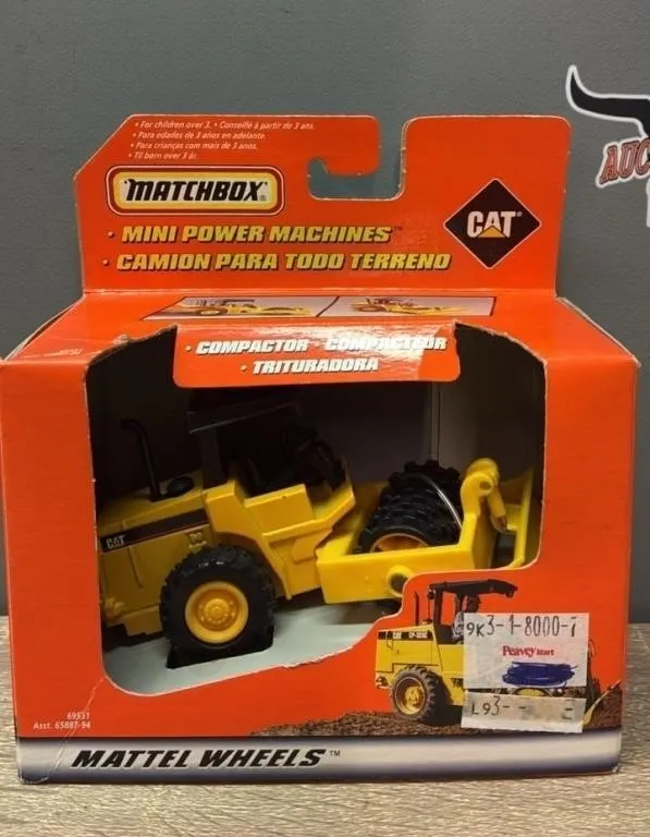 1:64 Matchbox CAT Compactor.