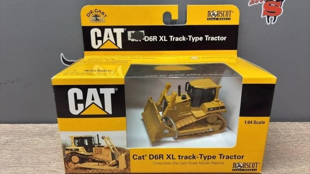 1:64 Norscot CAT D6R LX Track Type Tractor.