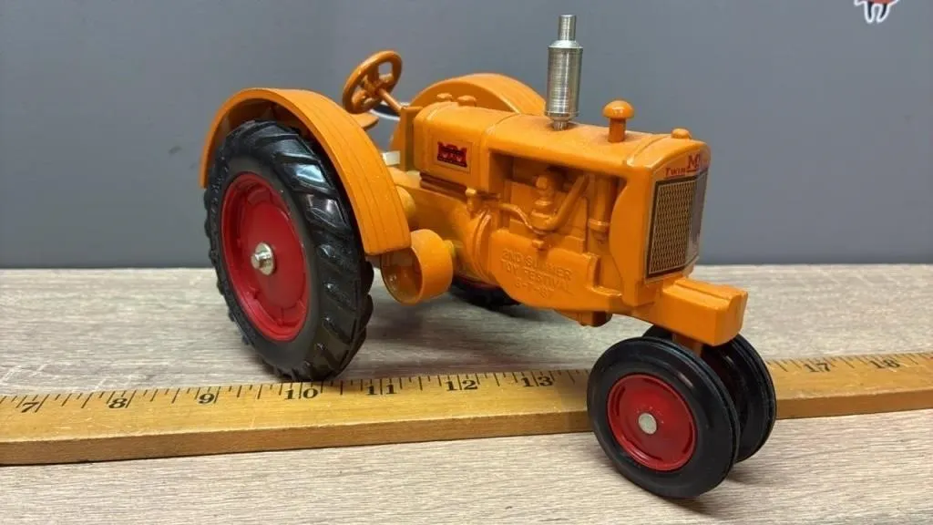 1:16 Unmarked Minneapolis Moline NF Tractor.