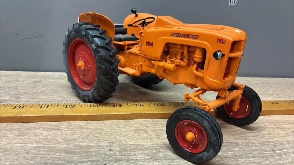 1:16 Unmarked Minneapolis Moline 445 Tractor.