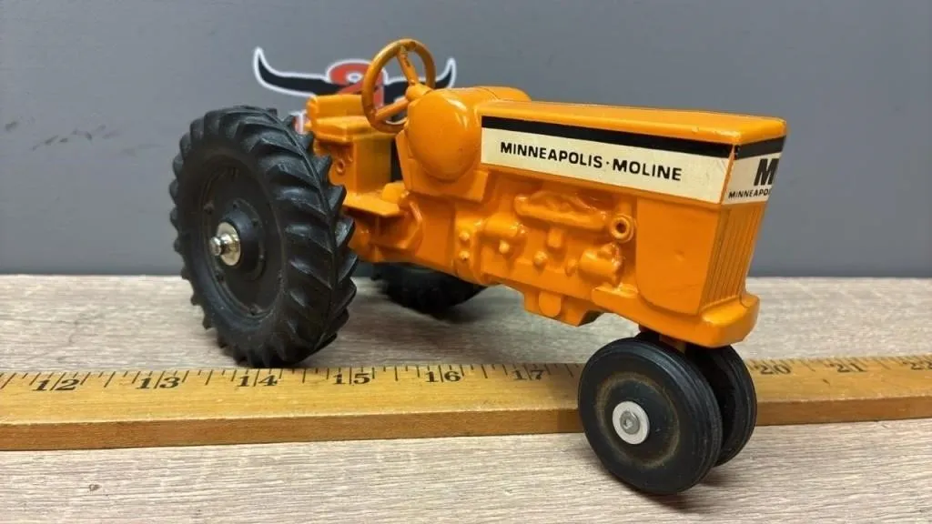 1:16 Unmarked Minneapolis Moline NF Tractor.