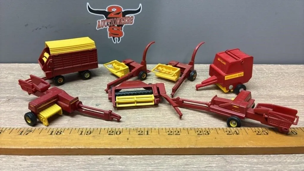 Asst. 1:64 New Holland Implements.