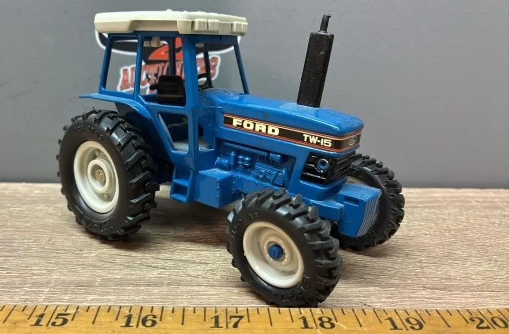 1:43 ERTL Ford TW-15 MFWD Tractor.