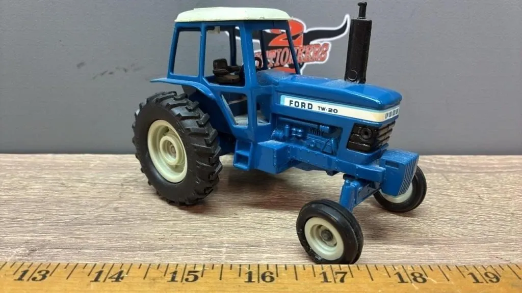 1:43 ERTL Ford TW-20 Tractor.
